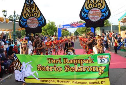 Guwosari mewakili Pajangan di Pawai FKY 29